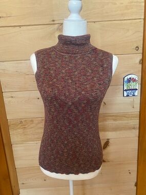 George Sleeveless Ribbed Turtleneck Sweater - heathered red, gold, black tones